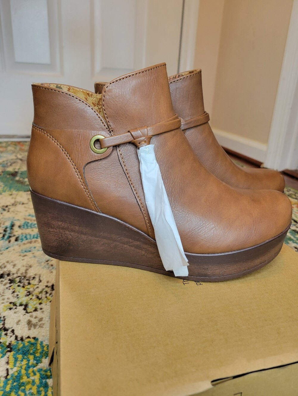 b.o.c. Leonna Wedge Ankle Booties In brown Faux Leather, Size Womens US 7.5 NEW